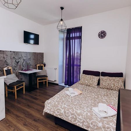 Нові Apartments Біля Жд Вокзалу Ivano-Frankivsk Extérieur photo
