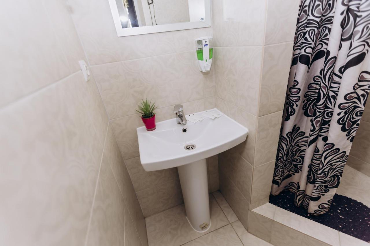 Нові Apartments Біля Жд Вокзалу Ivano-Frankivsk Extérieur photo