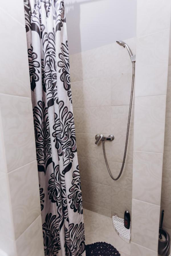 Нові Apartments Біля Жд Вокзалу Ivano-Frankivsk Extérieur photo
